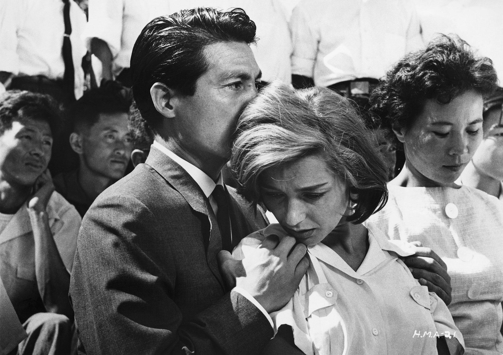 Emmanuelle Riva et Eiji Okada dans "HIROSHIMA MON AMOUR"  d'Alain Resnais (1959)