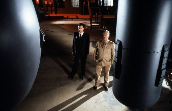 Paul Newman et Dwight Schulz dans "LES MAITRES DE L'OMBRE"  de Roland Joffé (1989)