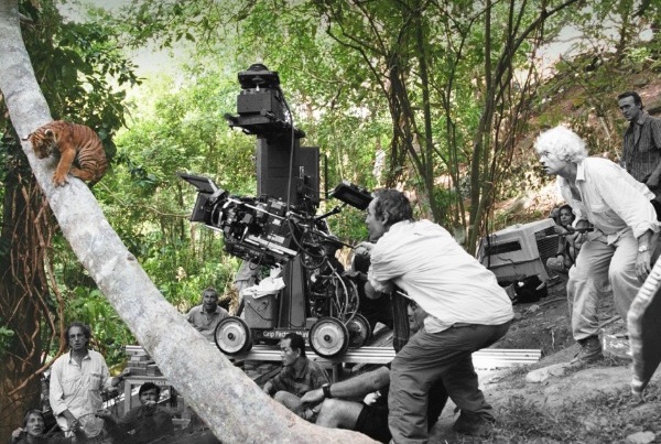 expo-j-j-annaud-vignetteRS-redimensionne-taille-600x428 (1)